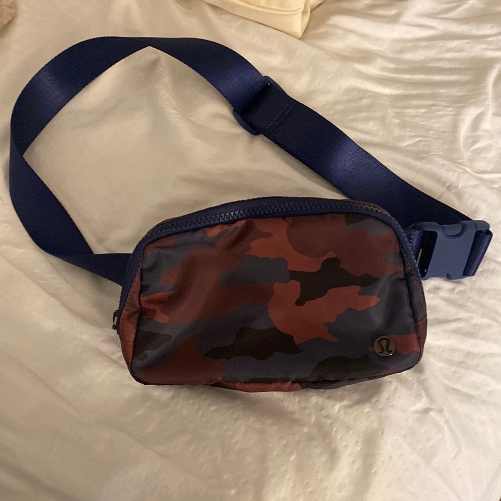 Lululemon belt bag